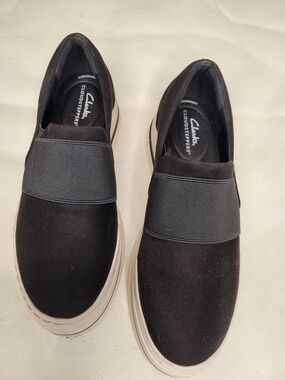 Clarks Cloudsteppers Women's Black Slip On Sneakers Size 8 Suede Elastic Comfort
